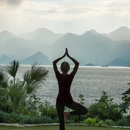 Hotel The Lifeco Well-being Detox Center 3*